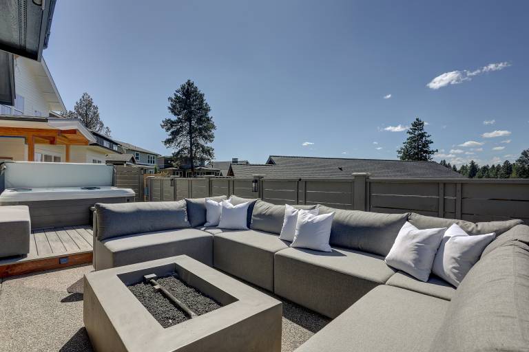 Ruby Peak - Outdoor Living! Modern & Fresh, Hot Tub, A/C, Mountain View, Peloton — photo 2