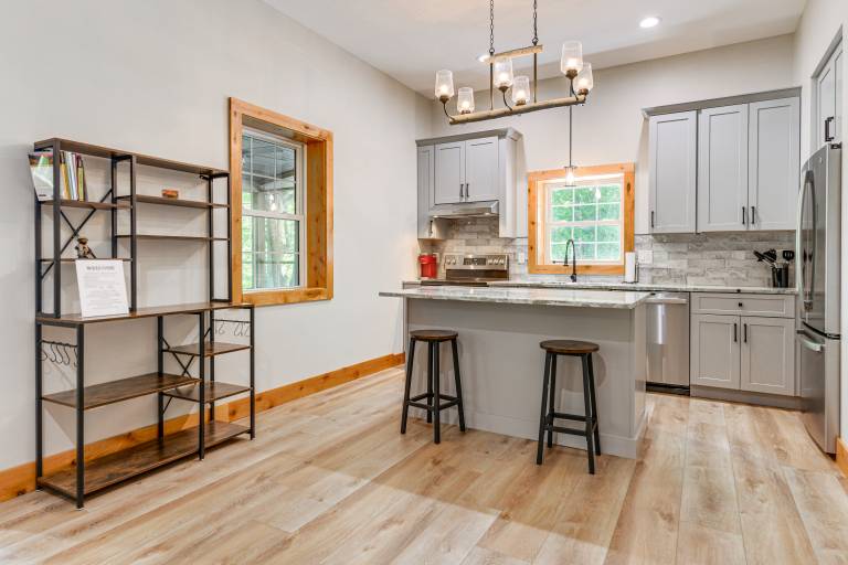 Pet-Friendly Waynesville Cabin w/ Deck & Mtn Views — photo 2