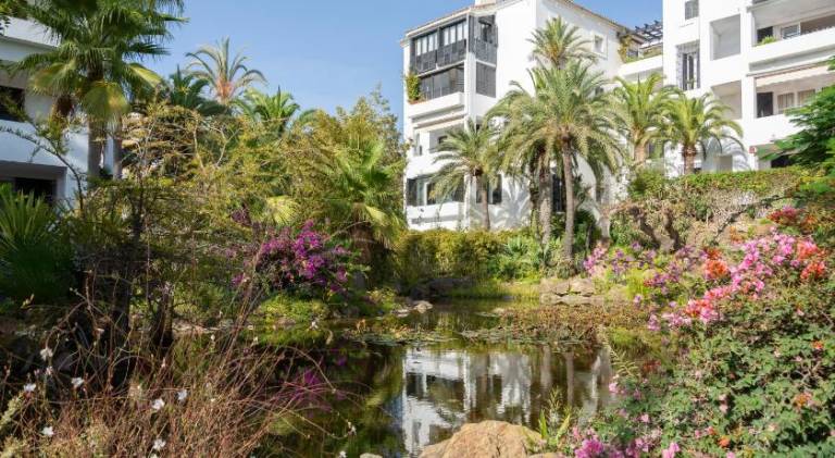 SF Marbella Luxury Beach Apartment - Jardines de las Golondrinas — photo 5