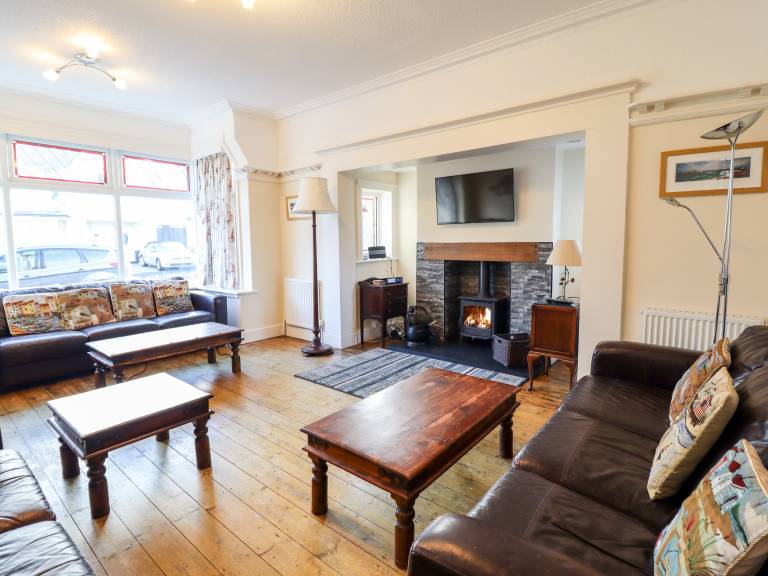 Cottage with barbecue & garden | Beach view — photo 3