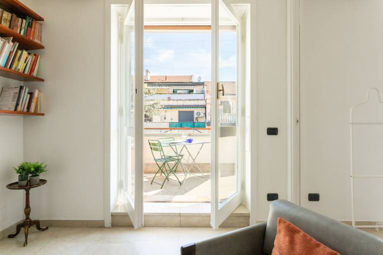 Apartment with terrace | Near Milano Centrale railway station | Panoramic view | Dogs allowed — photo 4