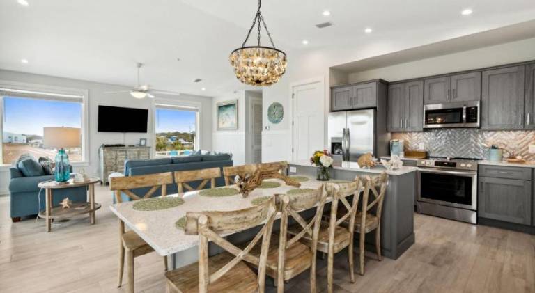 Ocean Lookout 3 - Heated Pool, Beachfront Deck, Stunning Ocean Views — photo 3