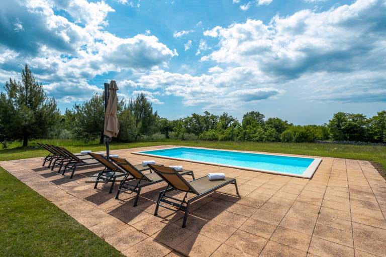 Fully equipped villa with pool, barbeque & patio | Dogs allowed — photo 4