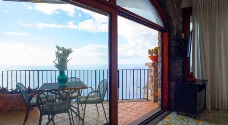 Pleasant villa with patio, private pool & garden | Pets are welcome — photo 5
