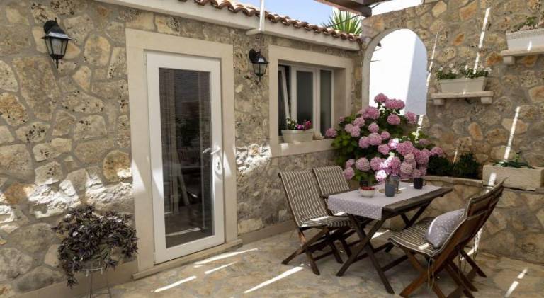 Holiday apartment with 1 room for 6 persons in Supetar