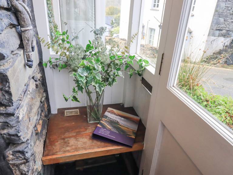 Cottage with garden — photo 3