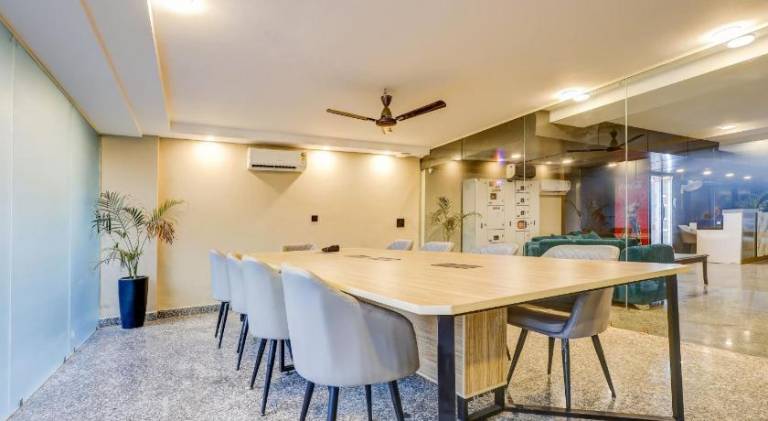 Super Townhouse Oak Udyog Vihar — photo 4