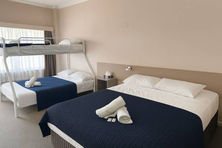 Motel Bankstown City Council