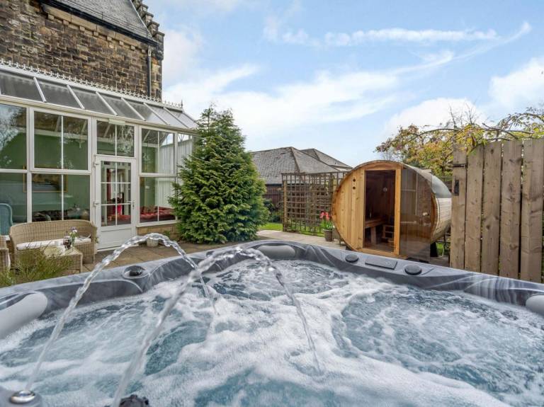 Fully equipped cottage with sauna, hot tub & garden | Pets are welcome — photo 3