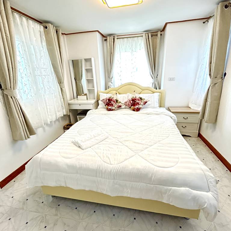 Family-friendly nice house with yard | Pets allowed — photo 4