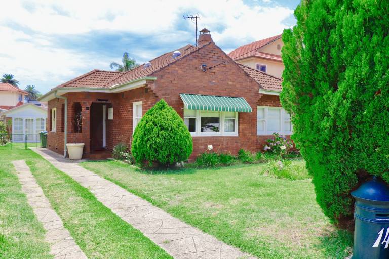 Hus  North Manly