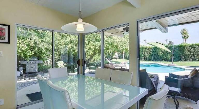 Serene 4 Bed 3 Bath Heated Pool Natural Backyard Heart of Palm Springs — photo 5