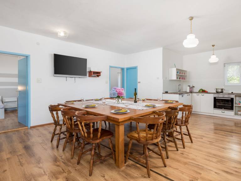 Fully equipped vacation home with barbecue, terrace & private pool | Sea view | Pet-friendly — photo 4