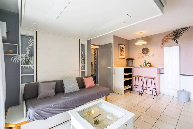 Lovely rental apartment with jacuzzi, patio & garden | Next to the beach | Pets are welcome in Saint-Raphaël