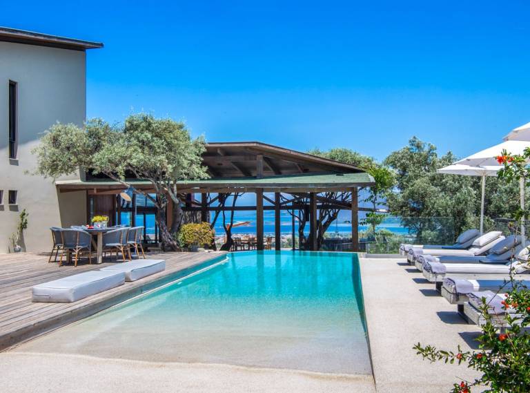 Villa with hot tub, private pool & BBQ in Lefkada