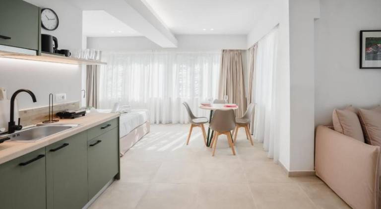 ELA FIVE RESIDENCES — photo 4