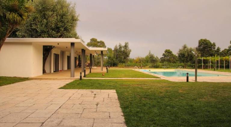 Vacation home with sauna, BBQ & yard in Viseu