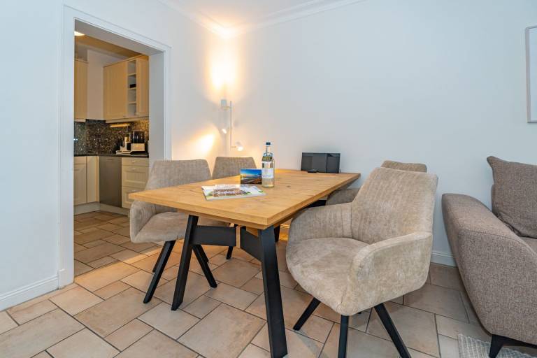 3-Zimmer-Ferienwohnung für bis 4 Personen mit Balkon. — photo 4