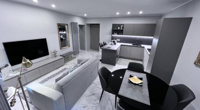Apartment with hot tub — photo 2