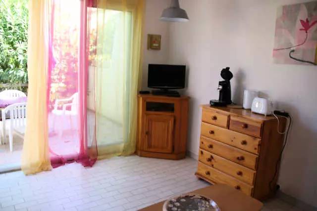 Apartment with pool & terrace — photo 5