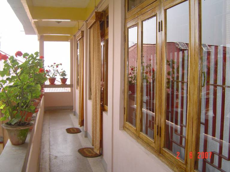 Lodge with terrace & garden — photo 4