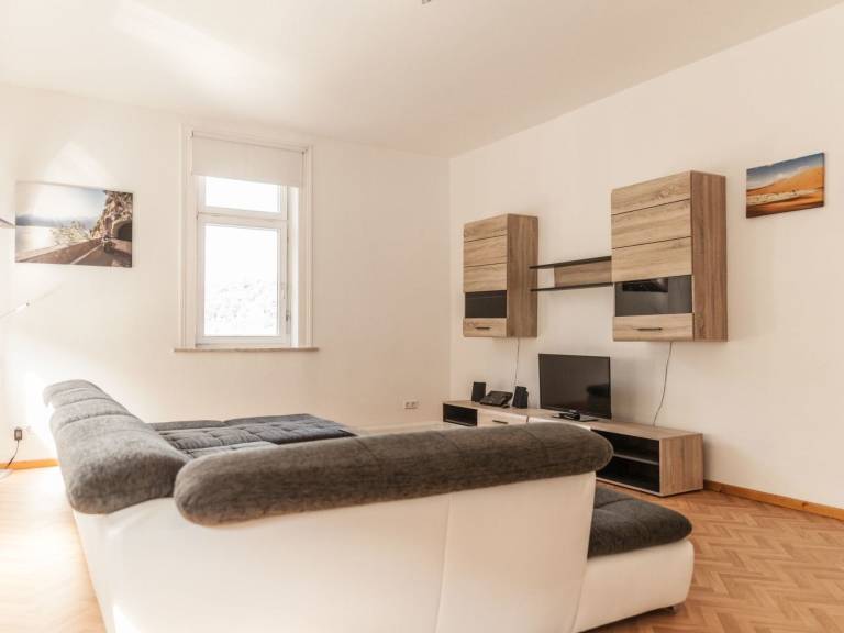 Apartment with yard & terrace | Nature view — photo 2