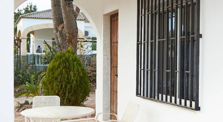 Vacation home with private pool, terrace & barbecue — photo 5