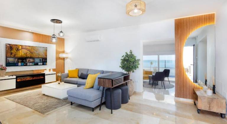 First Row Beach Villa — photo 2