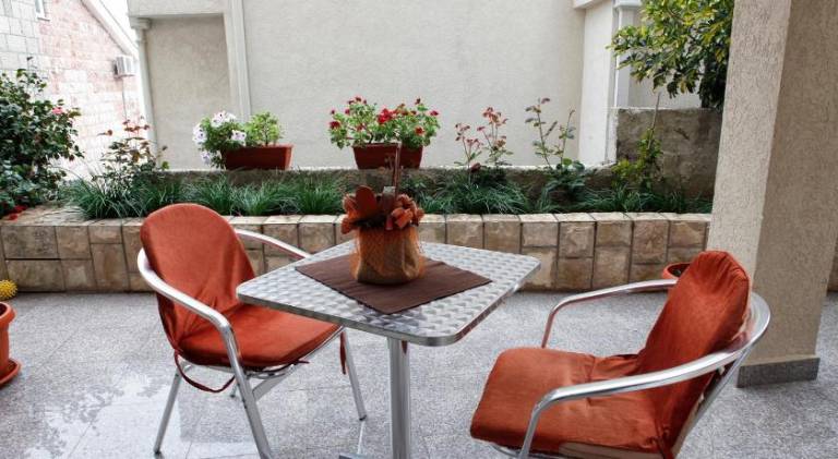 Apartment with terrace — photo 5