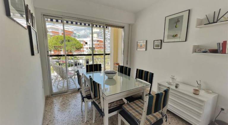 Apartment with garden, pool & patio — photo 4