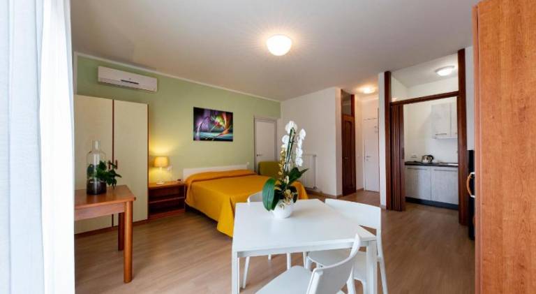 Serviced apartment with 2 rooms for 6 persons — photo 3