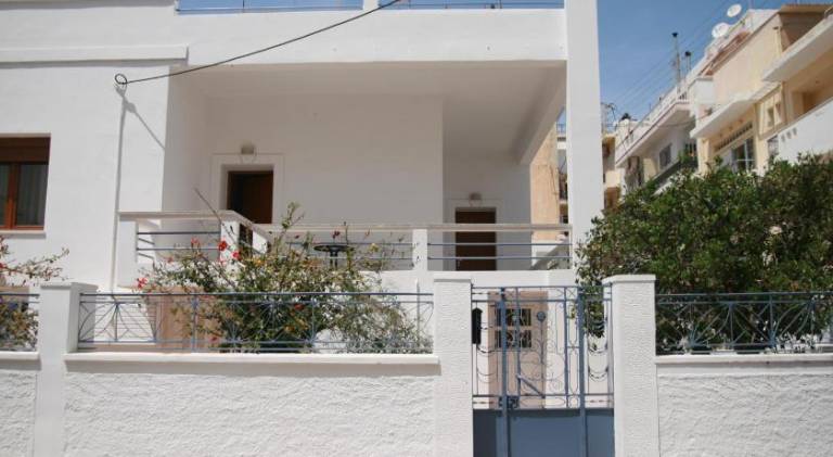 Apartment with terrace & garden in Sitia