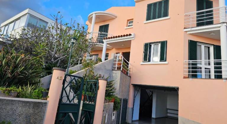 House with garden, barbecue & patio in Funchal