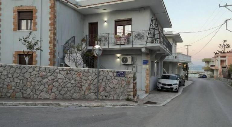 Holiday apartment with terrace & yard | Good for workation in Chios