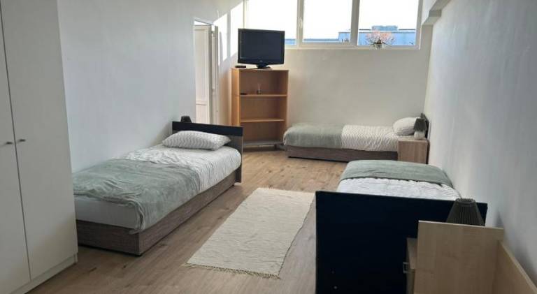 ACEL Budget Rooms with Free Truck Parking in Veszprem