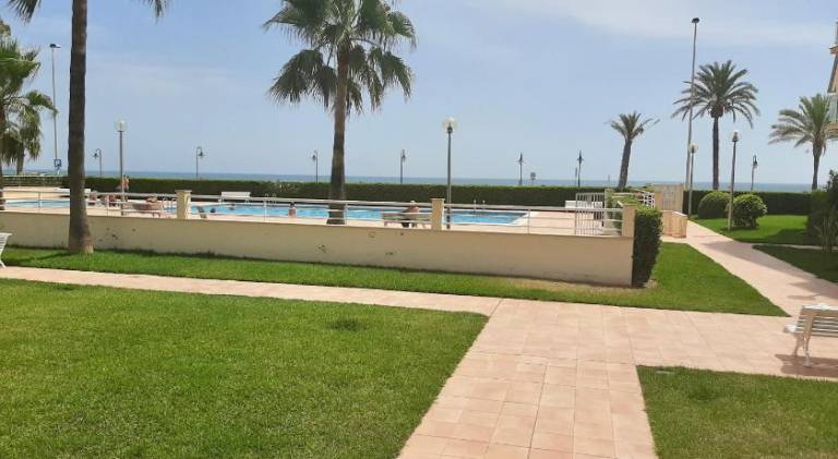 Holiday apartment with pool | Next to the beach | Dogs allowed — photo 3