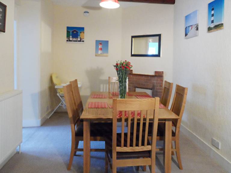 Cottage with garden | Water view — photo 4