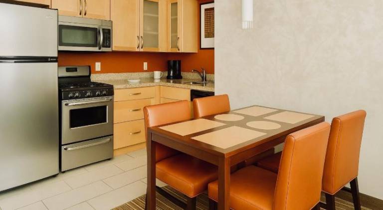 MainStay Suites Appleton Airport - Fox River Mall Area — photo 5