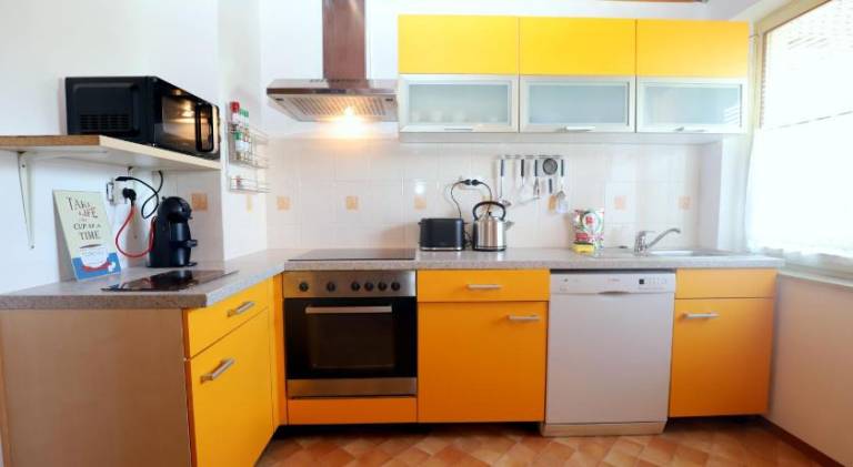 Apartment with yard, terrace & grill — photo 5
