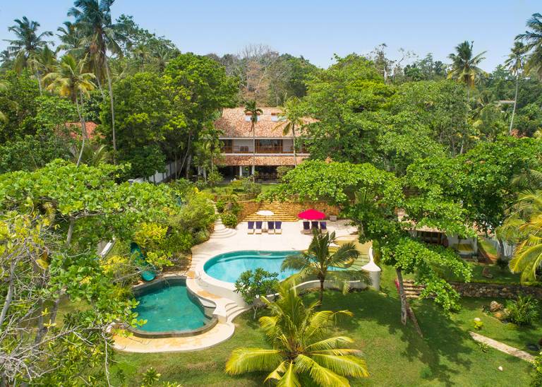 Meda Gedara 7 bedroom beach front luxury villa wit