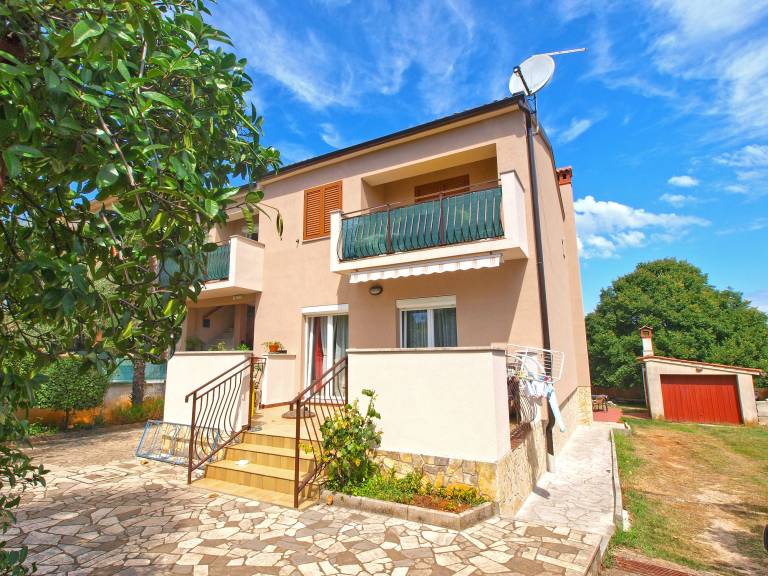 Apartment with terrace & grill in Rovinj