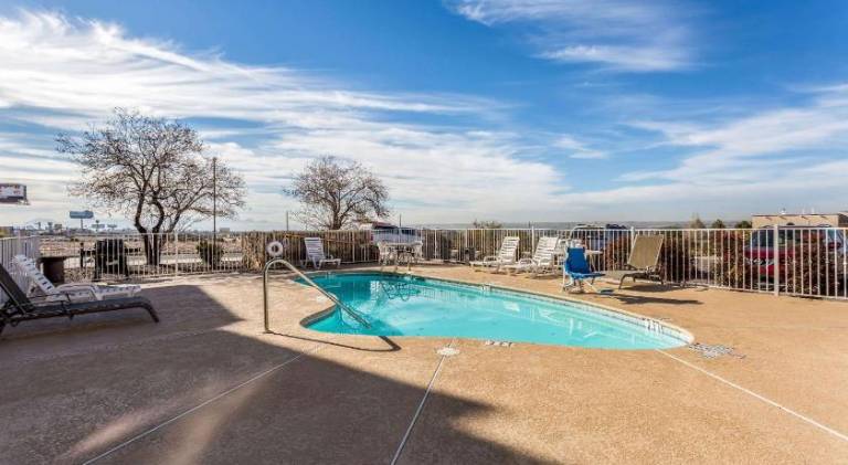 Quality Inn & Suites El Paso I-10 — photo 3
