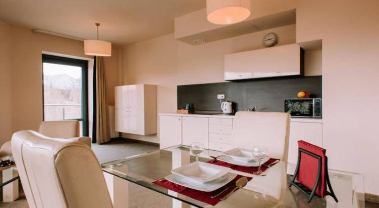 Wonderful serviced apartment with yard & terrace | Pets are welcome — photo 4