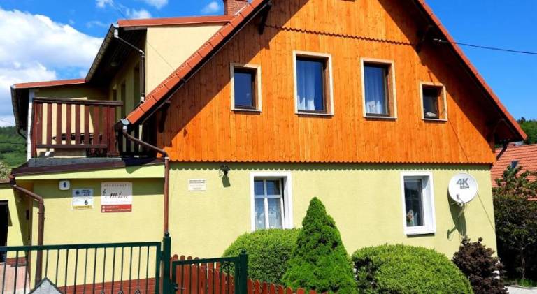 Rental apartment with patio, barbecue & garden | Perfect for remote work | Pet-friendly in Szklarska Poreba