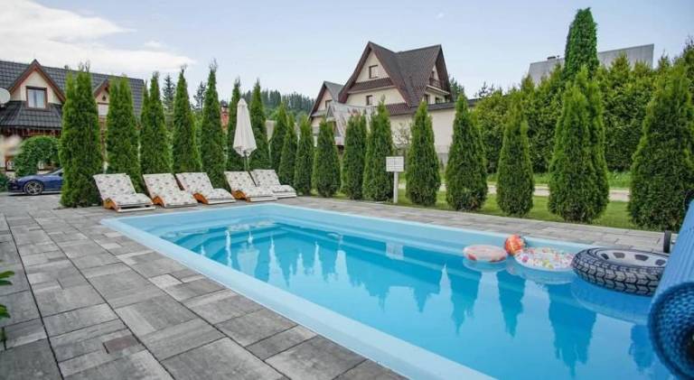 Chalet with jacuzzi & pool | Pet-friendly — photo 2