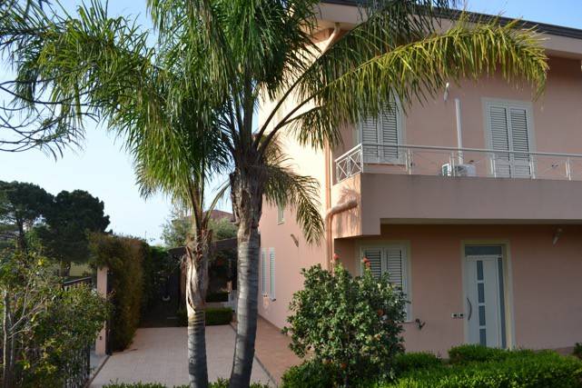 Ferienhaus in Patti, Sizilien für max. 9 Personen Ferienhaus in Patti, Sizilien für max. 9 Personen