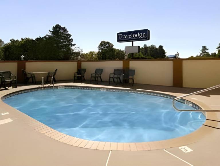 Travelodge by Wyndham Forest Park Atlanta South — photo 4