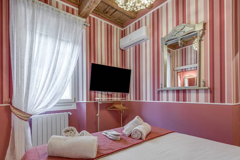 Charming rental apartment with fast internet | Close to Florence Cathedral | City view | Pets allowed in Santa Maria