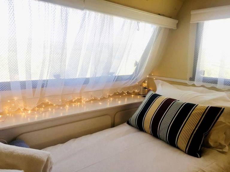 Vintage Caravan Ideal for a Romantic Glamping Getaway in Powys, Wales — photo 4