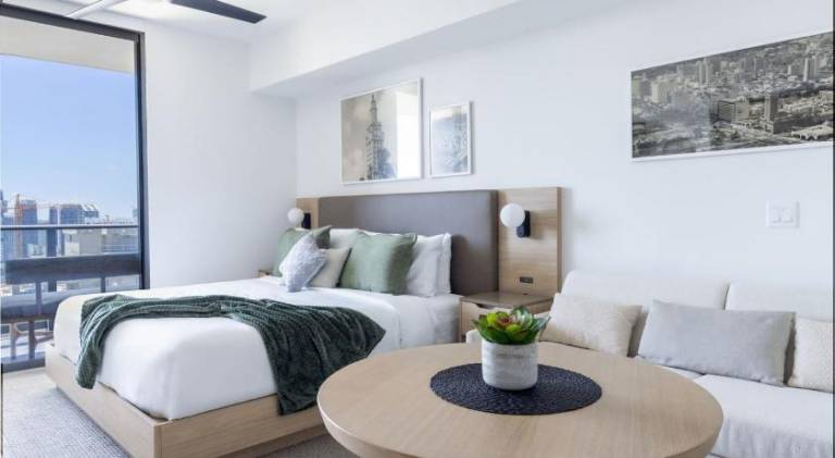 Rental apartment with pool | Near Bayside Marketplace — photo 2